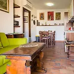 شقة La Casina Di Rosi. Vivere Nell'antico Borgo.